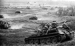 Советские танковые войска ведут наступление на Одессу